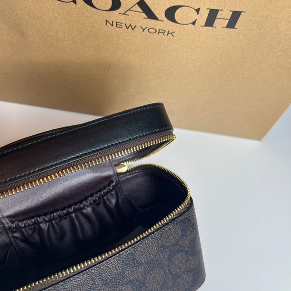 Coach Signature Cosmetic Case / Cosmetic Bag - Picture 6 of 9